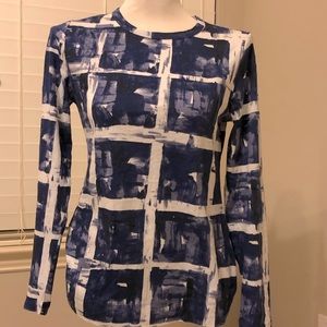 Simply Vera Wang size small blue abstract print top